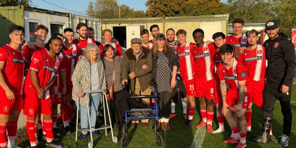 Catherine House resident cheers on the Frome Robins